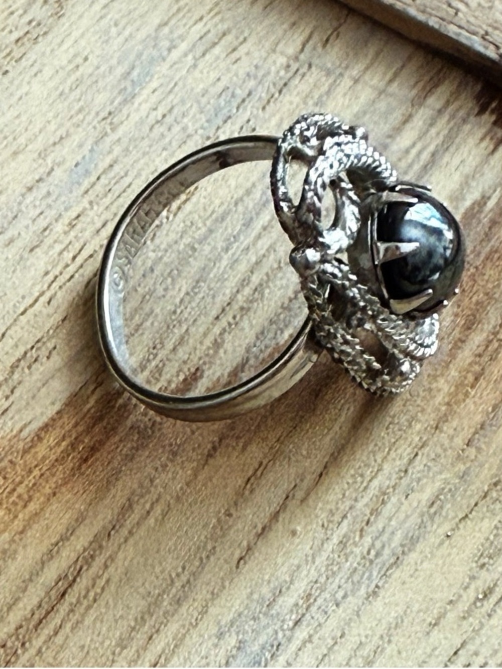 Vintage 1971 Sarah Coventry Ebb Tide Hematite Cabochon Ring Adjustable Signed - Picture 6 of 11